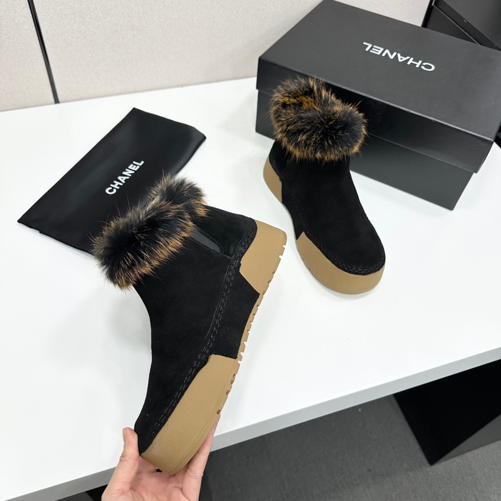 CHANEL Fur Trim Snow Boots Logo Rubber Sole Ankle Boots - Picture 4 of 9